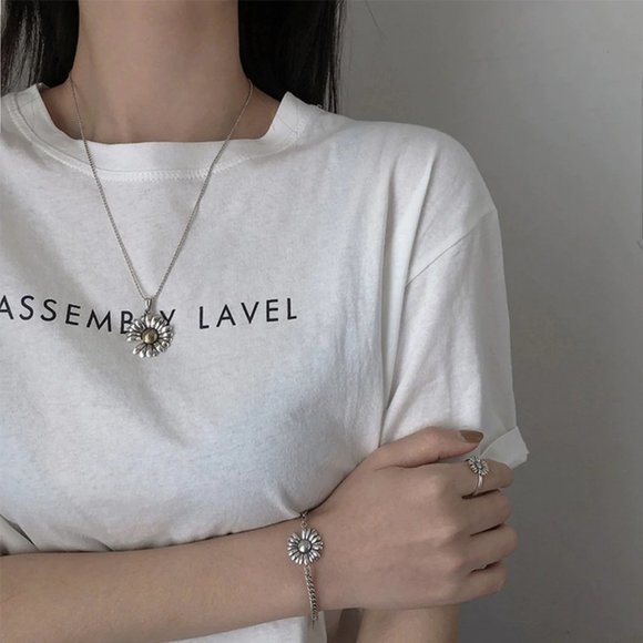 NEW 925 Sterling Silver Retro Daisy Necklace - Picture 5 of 8